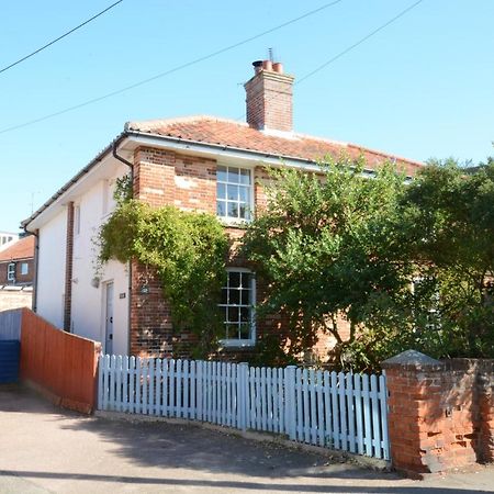 Pebble Beach Cottage, Aldeburgh Exteriör bild