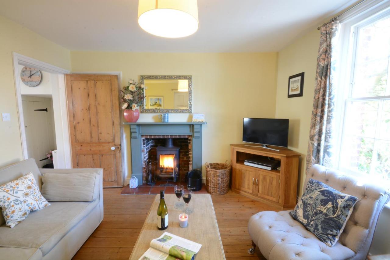 Pebble Beach Cottage, Aldeburgh Exteriör bild