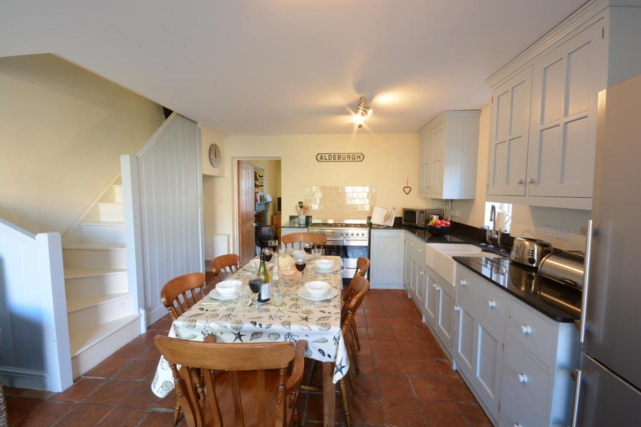 Pebble Beach Cottage, Aldeburgh Exteriör bild